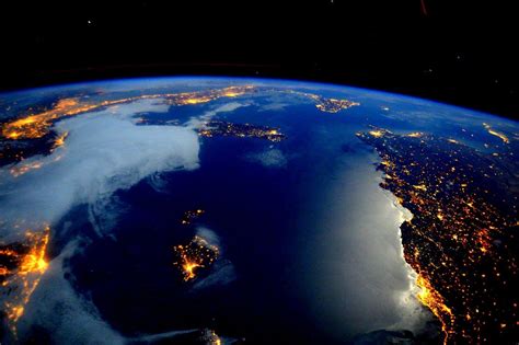 燈光圖|Night Earth: Discover the Beauty of Our Planet at Night